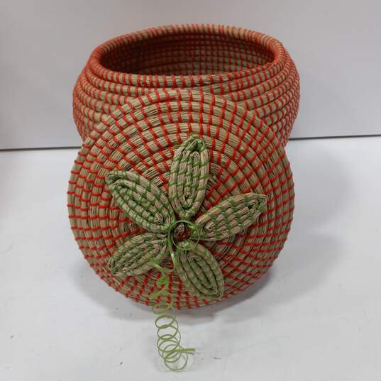 Handmade Woven 'Strawberry' Basket w/Lid image number 4