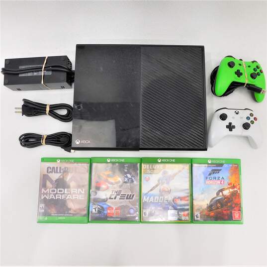 Microsoft Xbox One 500 GB w/ 4 Games Forza Horizon 4 image number 1
