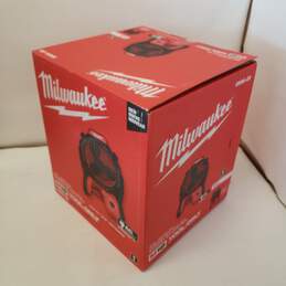 NIB MilWaukee Adjustable Head Dual Power Source Job Site Fan