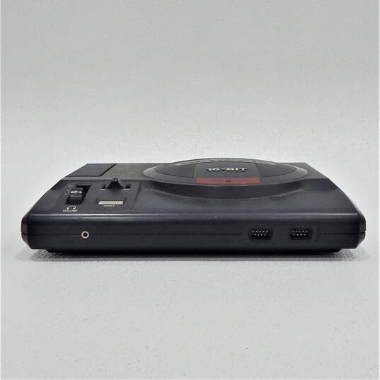 Sega Genesis Model 1 Console Bundle image number 3