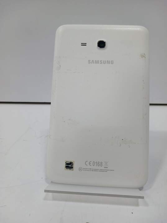 Samsung Galaxy Tab 3 Lite 7.0 Wi-Fi Tablet image number 2