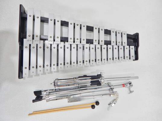 Ludwig Brand 30-Key Model Metal Glockenspiel Kit w/ Case and Accessories image number 1