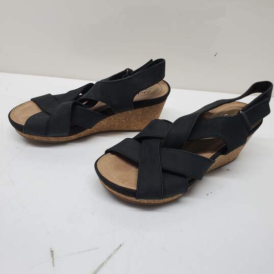 Clarks Unstructured Black Wedge Sandals Women's Size 7 image number 2