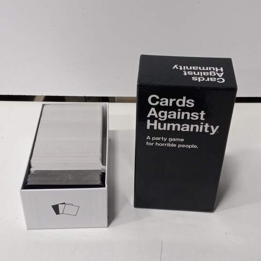 Cards Against Humanity Set image number 3