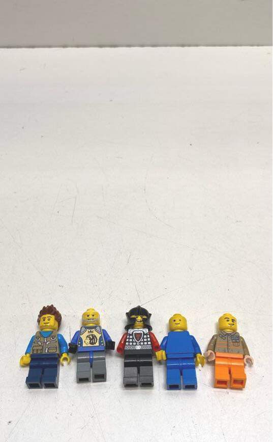 Mixed Themed Lego Minifigures Bundle (Set Of 30) image number 2