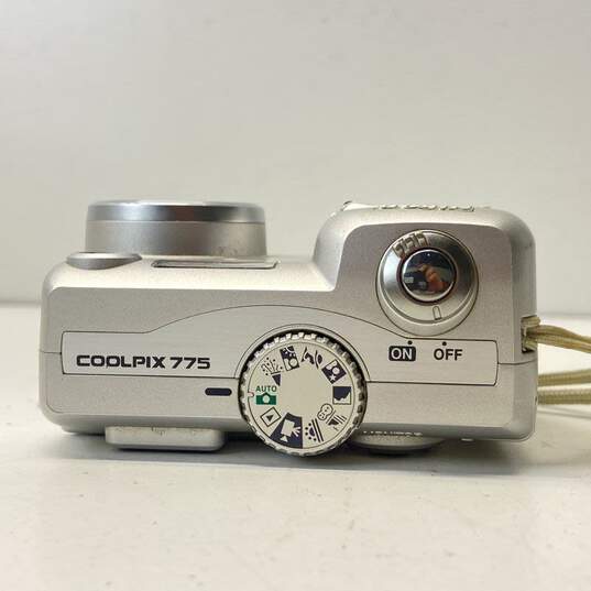 Nikon Coolpix 775 2.1MP Compact Digital Camera image number 5