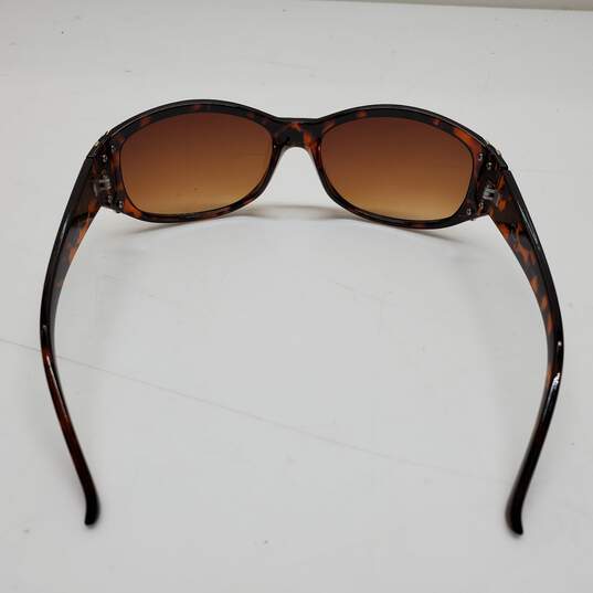 Oscar De La Renta Tortoise Shell Sunglasses image number 2