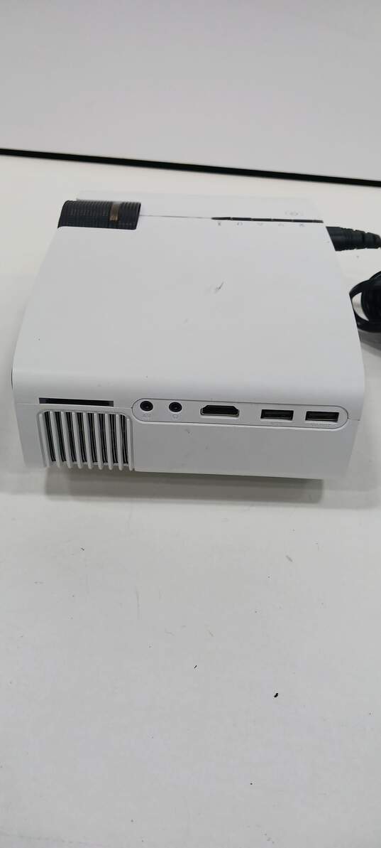 Gaoag Home Projector w/Remote image number 3