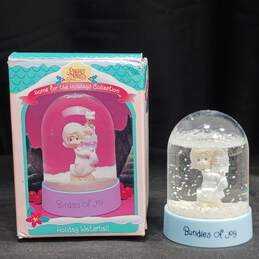Precious Moments Holiday Waterball Bundles of Joy Snow Globe w/Box