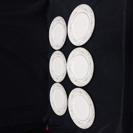6PC Royal Doulton Dianna Dinner Plates image number 1