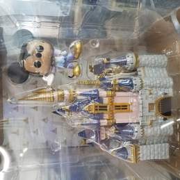 Funko POP Town: Walt Disney World 50th - Cinderella Castle with Mickey Mouse alternative image