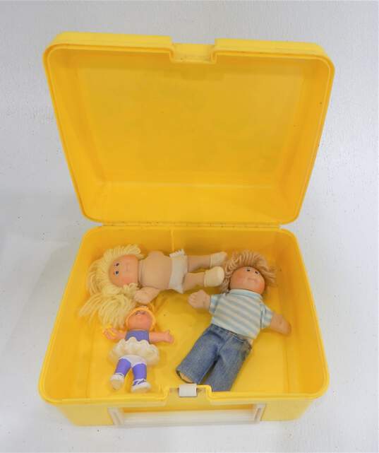 Cabbage Patch Kids Crimped Hair Kissin Kids 96 Olympics Dolls Vntg Mini Dolls & Lunchbox image number 3