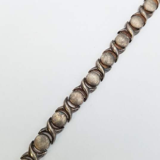 Sterling Silver ( XO ) Link Textured 7in Bracelet 12.0g image number 1