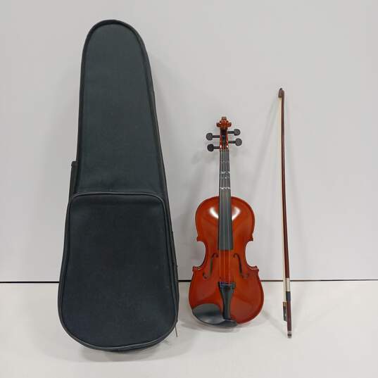 Beginners 1/4 Violin w/Case image number 1