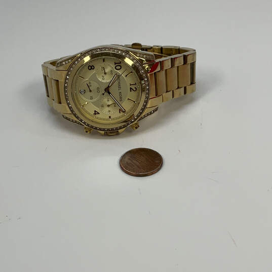 Designer Michael Kors Blair MK5166 Gold-Tone Round Dial Analog Wristwatch image number 2