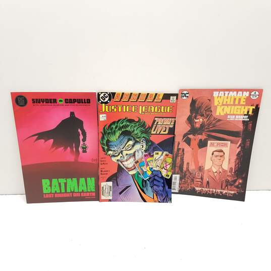 DC Batman Comic Books image number 3