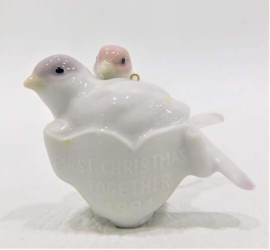 Lladro- First Christmas Together-Birds 3.25in #5840 image number 2