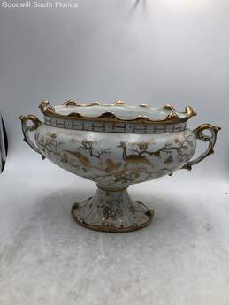 Old Modern Tureen White With Gold alternative image