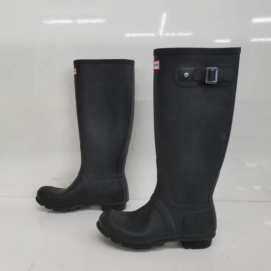 Hunter Original Tall Rain Boots Size 7 image number 1