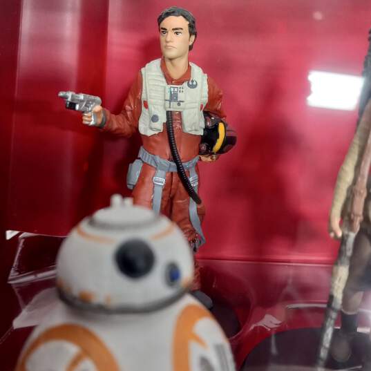 Set of Assorted Star Wars Figurine In Original Sealed Packaging image number 4