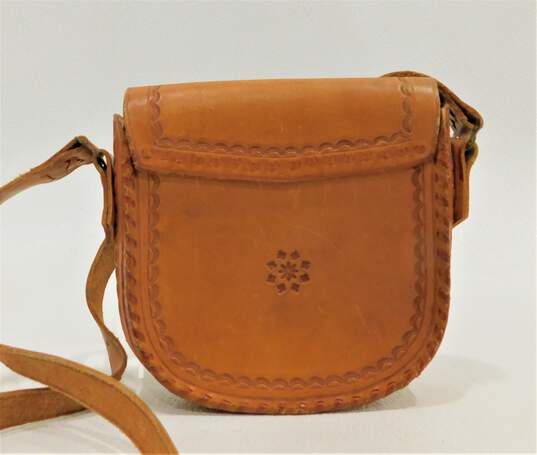 Vintage Caramel Brown Tooled Leather Small Shoulder Bag Purse Metal Buckles image number 3