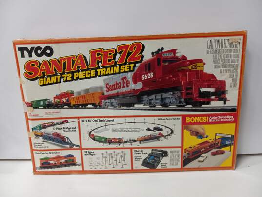 Tyco Santa Fe 72pc Train Set IOB image number 1