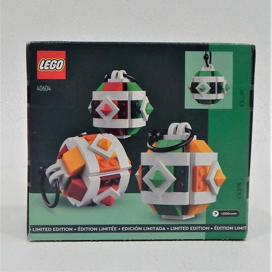 LEGO 40604 Christmas Decor Set image number 3