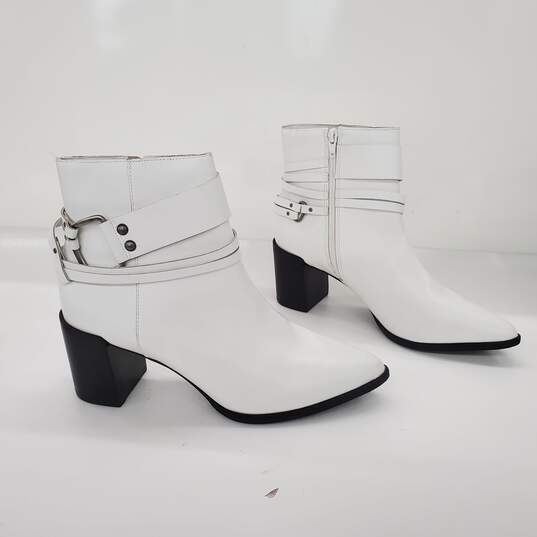 Matisse Slopes Women's White Leather Ankle Boots Size 10 image number 3
