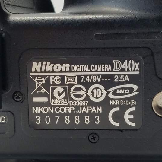 Nikon D40x 10.2MP Digital SLR Camera with 55-200mm Lens image number 6