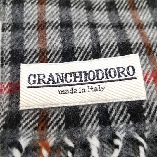 Granchiodioro Women's Plaid Scarf image number 5