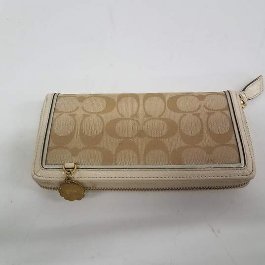Coach Signature Ivory & Gold Wallet image number 2