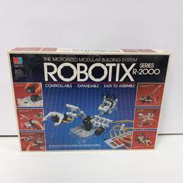 Vintage Milton Bradley Robotix Series R-2000 Motorized Modular Building Set 4432
