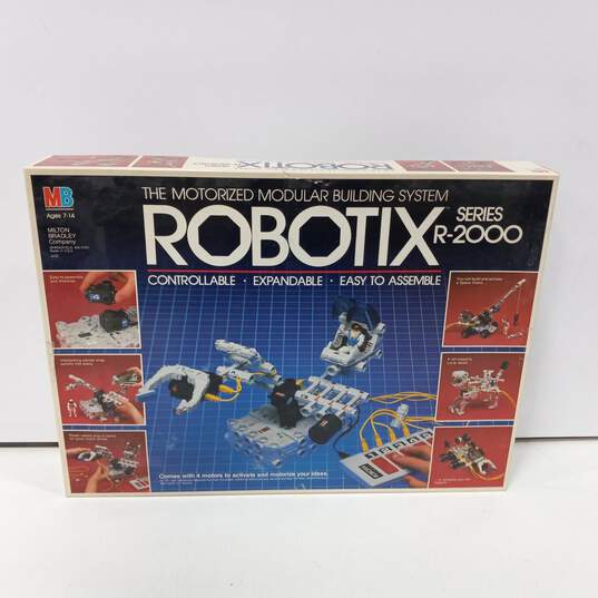 Vintage Milton Bradley Robotix Series R-2000 Motorized Modular Building Set 4432 image number 1