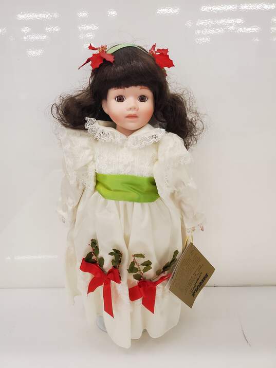 Connoisseur Collection Seymour Mann 1990 Vintage Porcelain 16 Doll. image number 3