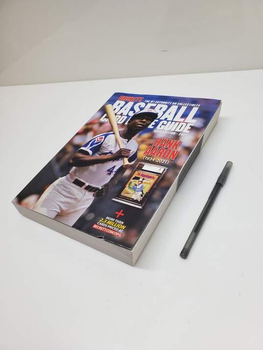 VTG. Beckett 43rd Edition Baseball Card Guide Book 2021 image number 1