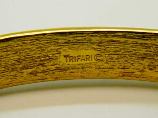 Vintage Crown Trifari White Enamel & Gold Tone Rope Accent Cuff Bracelet 30.4g image number 5