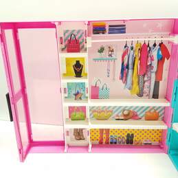 Mattel 2019 Barbie Dream Closet Fashion Wardrobe Carry Case 2019 alternative image
