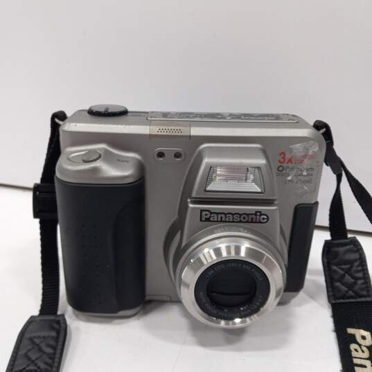 Panasonic PalmCam PV-SD4090 Super Disk Digital Camera image number 2