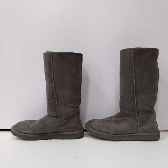 UGG Women's Gray Suede Boots Size 9 image number 2