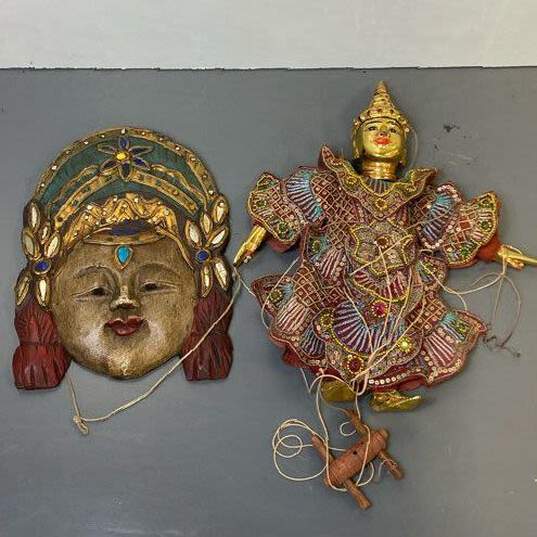 Lot of 2 Vintage Thai Marionette and Hanging Mask Wall Art Sculpture image number 1