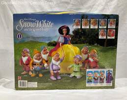 1992 Disney's Snow White Seven Dwarfs Figurines alternative image