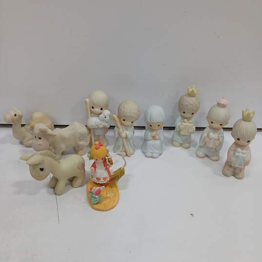 Bundle of Assorted Precious Moment Figurines image number 1