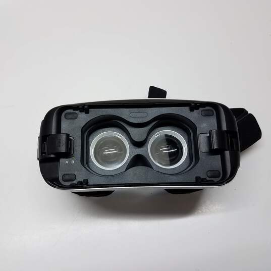 Samsung Gear VR Oculus - Missing Front Cover - NOT TESTED. image number 3