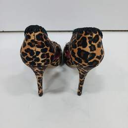 Betsy Johnson Women's Leopard Print Heels Size 6 alternative image