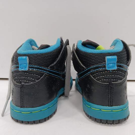 Toddler Shoes Size 6C image number 4