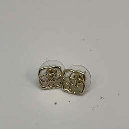 Designer Kendra Scott Gold-Tone Flower Shape Classic Dira Stud Earrings alternative image