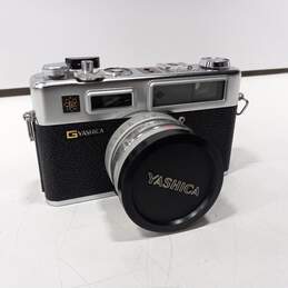 Yashica Electro 35 Film Camera w/ Case & Accessories alternative image