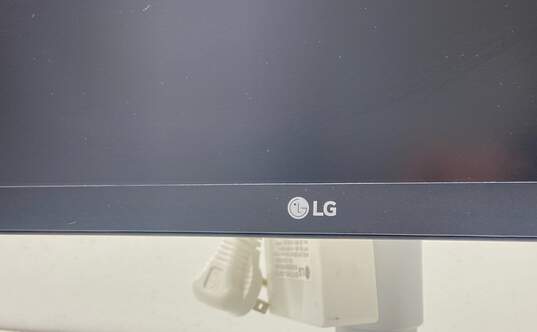LG 27BL85U-W 27" Monitor image number 2