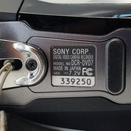 Sony Handycam DCR-DVD7 DVD Camcorder FOR PARTS OR REPAIR image number 10