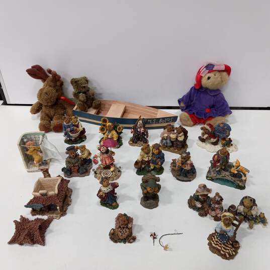 Bundle Of Assorted Boyd's Figurines And Plush Dolls image number 1